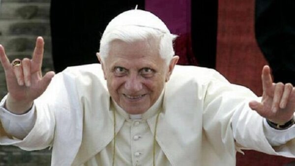 The Vatican announced the grave state of health of Benedict XVI. On the day of his death, the End begins? 1