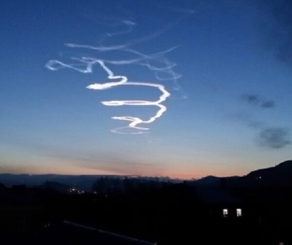 UFO over Russia and the sudden air raid alert: why fighter jets were raised in St. Petersburg 3