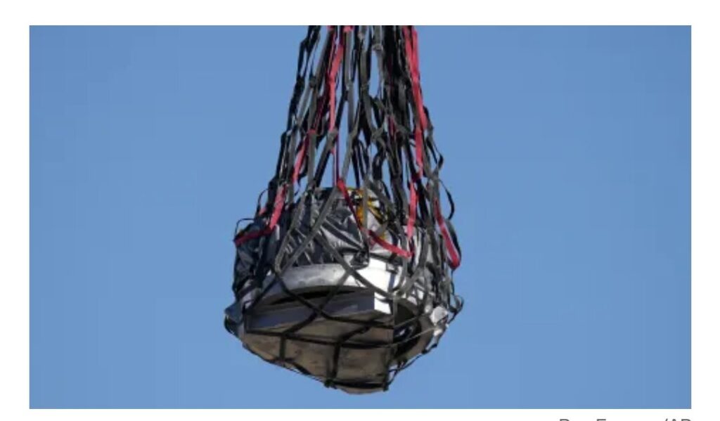 The helicopter delivered the capsule with the sample to a temporary clean room.
