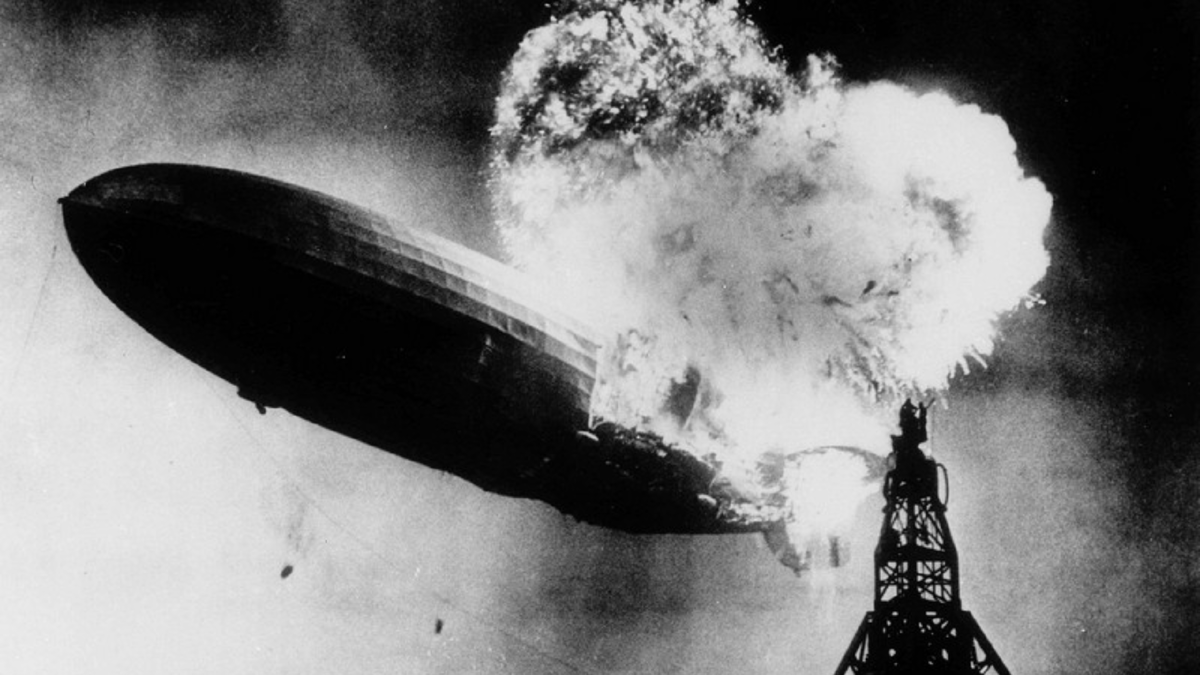 Der Rumpf der Hindenburg war mit explosivem Wasserstoff gefüllt / Gus Pasquarella / US NAVY
