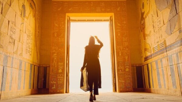 The extraordinary story of a modern British woman who was able to prove that she lived in Ancient Egypt: Was Dorothy Eady Really the Pharaoh's Lover? 14