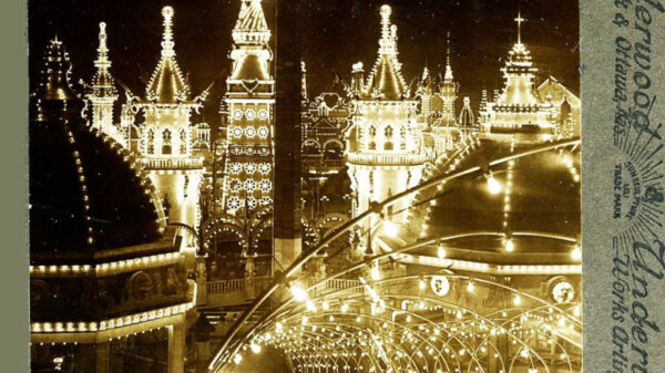 Illumination of New York City in 1901: Grand displays of light, even before the widespread use of electricity 1