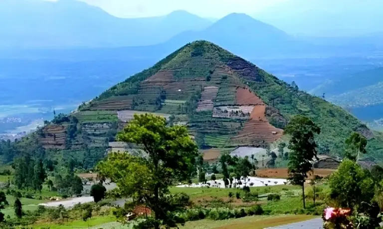 Along the roads of the gods. Official science does not want to see traces of ancient civilization 2