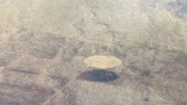 Luis Elizondo Shares Stunning Image of Alleged UFO—But Is It Real or Another Hoax? 6