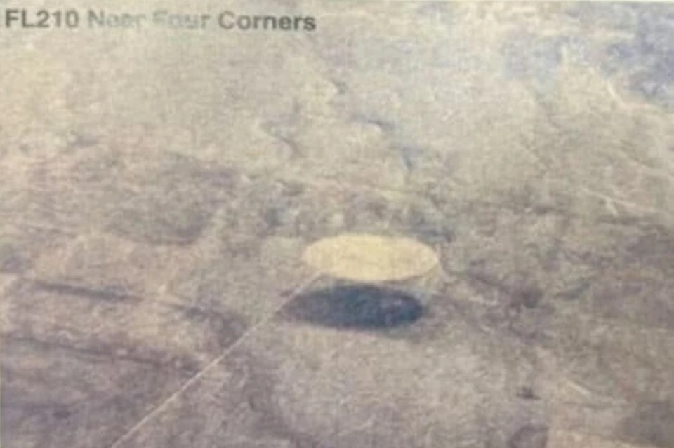 Luis Elizondo Shares Stunning Image of Alleged UFO—But Is It Real or Another Hoax? 1